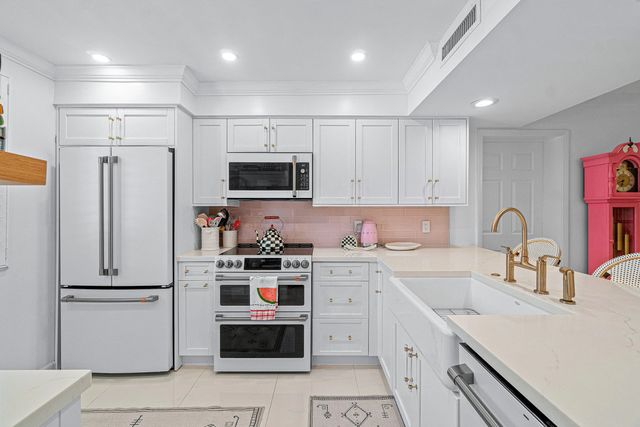 5 of 33 - 6169 Balboa Circle #202, Boca Raton, FL