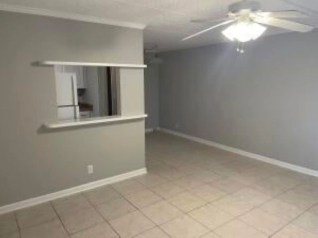 3 of 14 - 400 Village Green Circle W #202, Palm Springs, FL