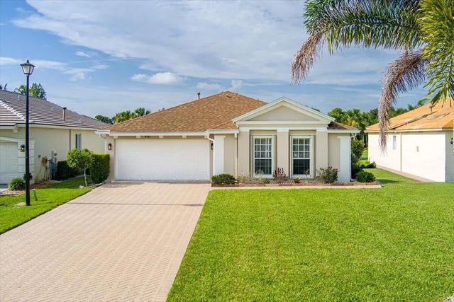 401 Sw Lake Forest Way, 