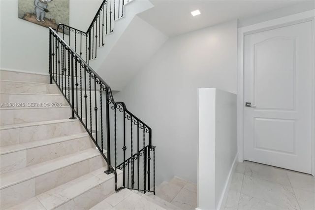 5 of 31 - 18460 Ne 30th Avenue #18460, Aventura, FL