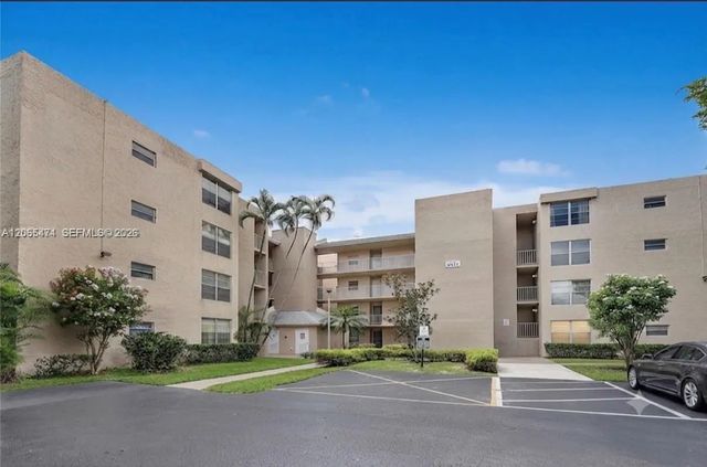 9471 Evergreen Place #307, Davie