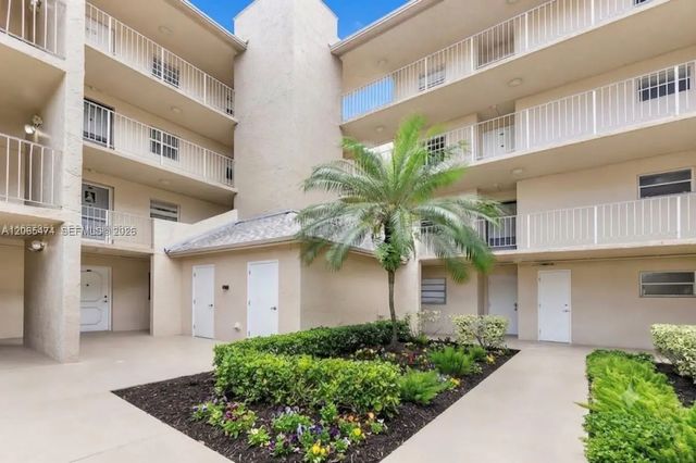 2 of 2 - 9471 Evergreen Place #307, Davie, FL