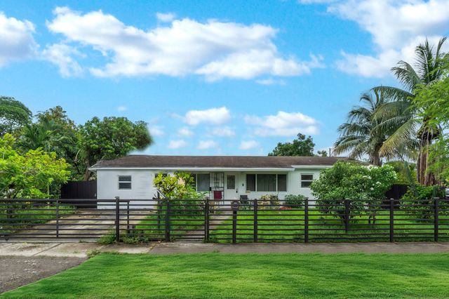 4 of 27 - 21101 Nw 29th Avenue, Miami Gardens, FL