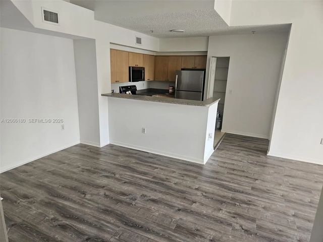 3 of 10 - 2440 E Preserve Way #303, Miramar, FL