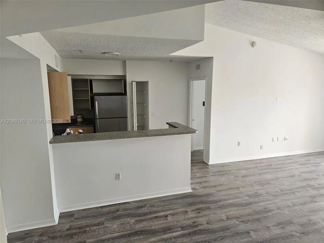 5 of 10 - 2440 E Preserve Way #303, Miramar, FL