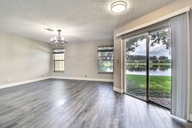 5 of 27 - 6427 Adriatic Way, West Palm Beach, FL