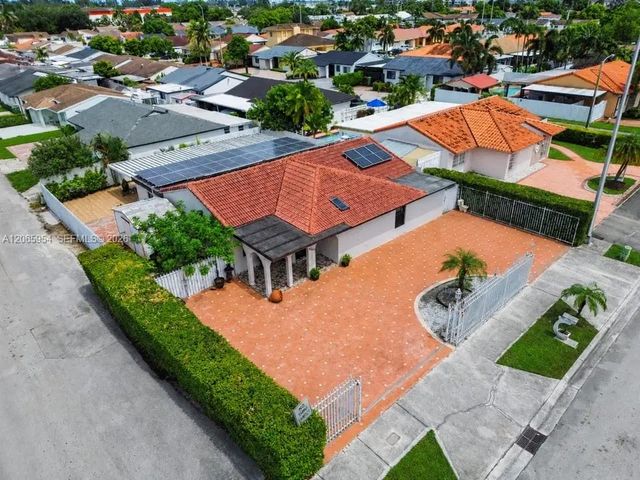 3 of 40 - 7961 W 6th Avenue, Hialeah, FL