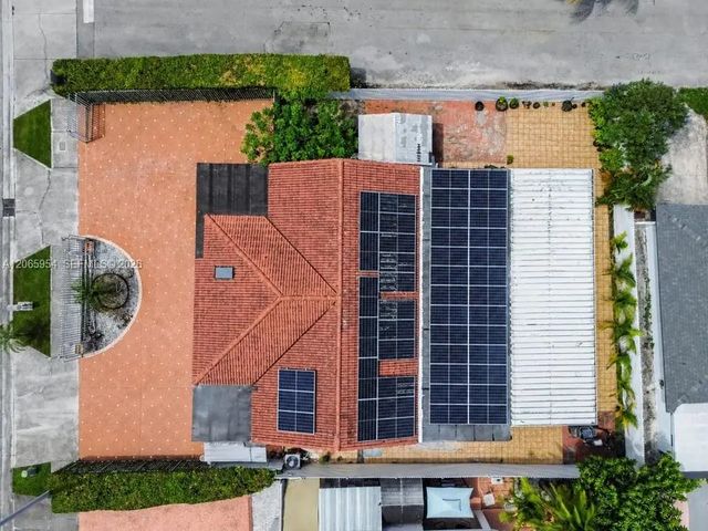 4 of 40 - 7961 W 6th Avenue, Hialeah, FL