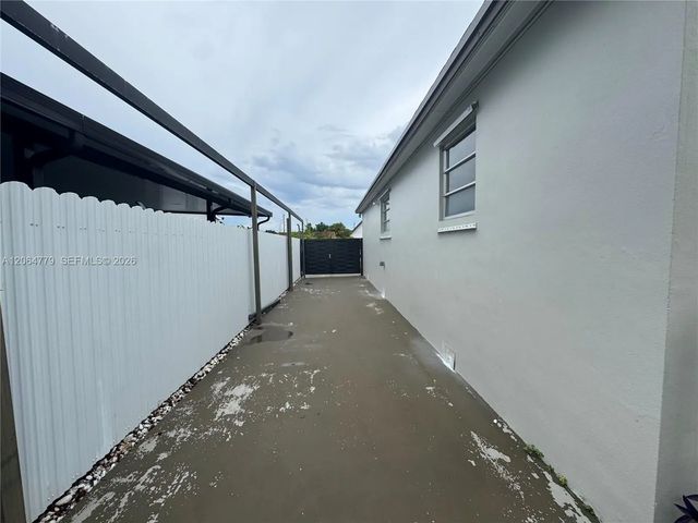 5 of 28 - 648 E 40th Street, Hialeah, FL