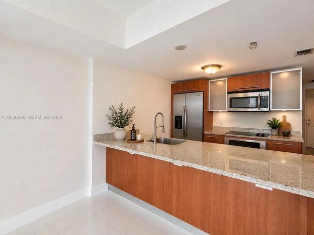 3 of 36 - 185 Sw 7th Street #3105, Miami, FL