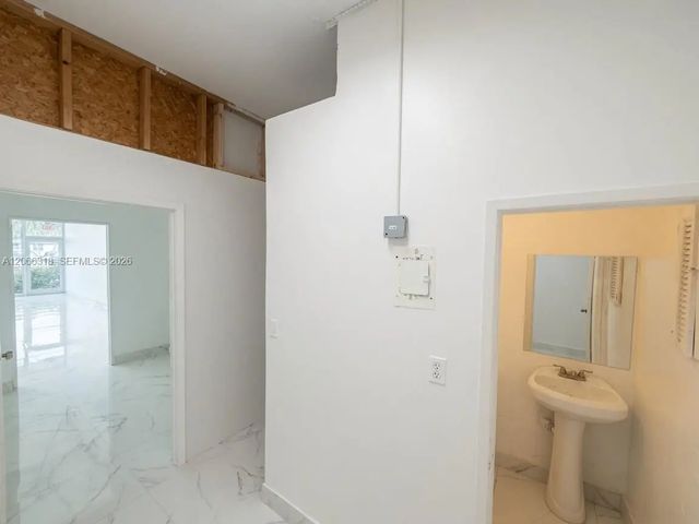 5 of 8 - 100 Sw 15th Street #112, Pompano Beach, FL