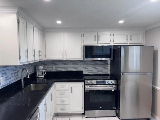 2 of 27 - 300 Ne 26th Avenue #4030, Boynton Beach, FL