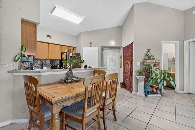 5 of 26 - 2445 Sw 18th Terrace #807, Fort Lauderdale, FL