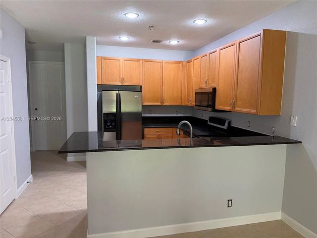 3 of 35 - 7432 Willow Grove Place, Davie, FL