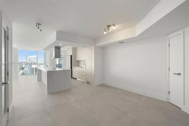 2 of 34 - 6301 Collins Avenue #2307, Miami Beach, FL