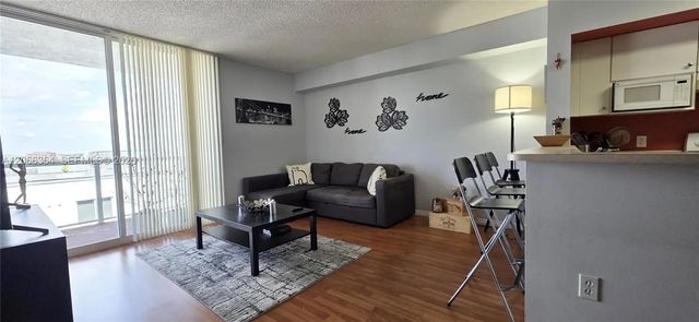 4 of 21 - 5085 Nw 7th Street #1505, Miami, FL