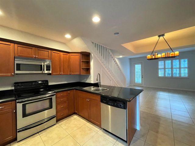 2 of 15 - 602 S Federal Highway #5, Lake Worth Beach, FL