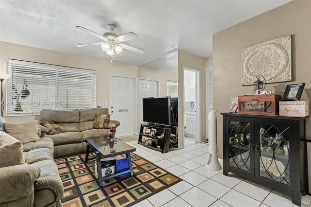 3 of 15 - 2516 Hayes Street #10, Hollywood, FL