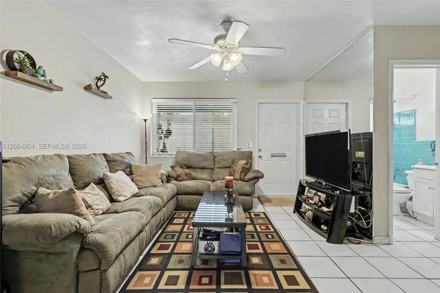 5 of 15 - 2516 Hayes Street #10, Hollywood, FL