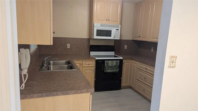 5 of 20 - 2080 Sw 38th Avenue, Fort Lauderdale, FL