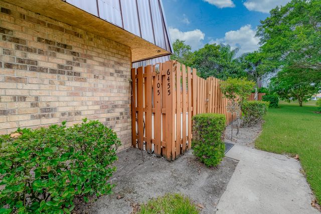 2 of 25 - 6455 Se Windsong Lane #105, Stuart, FL