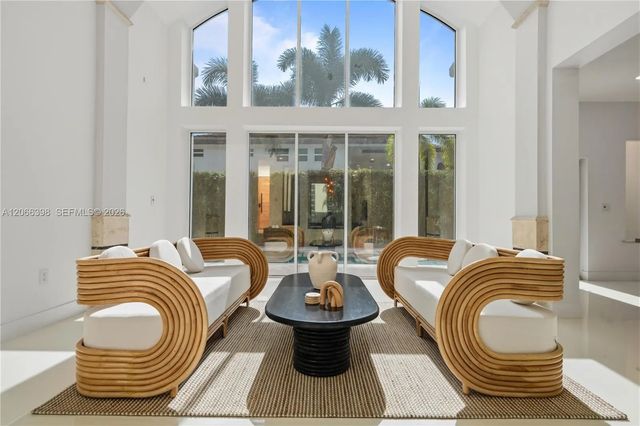 16203 Nw 82nd Place, Miami Lakes
