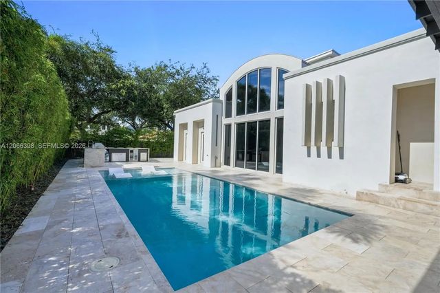 16203 Nw 82nd Place, Miami Lakes