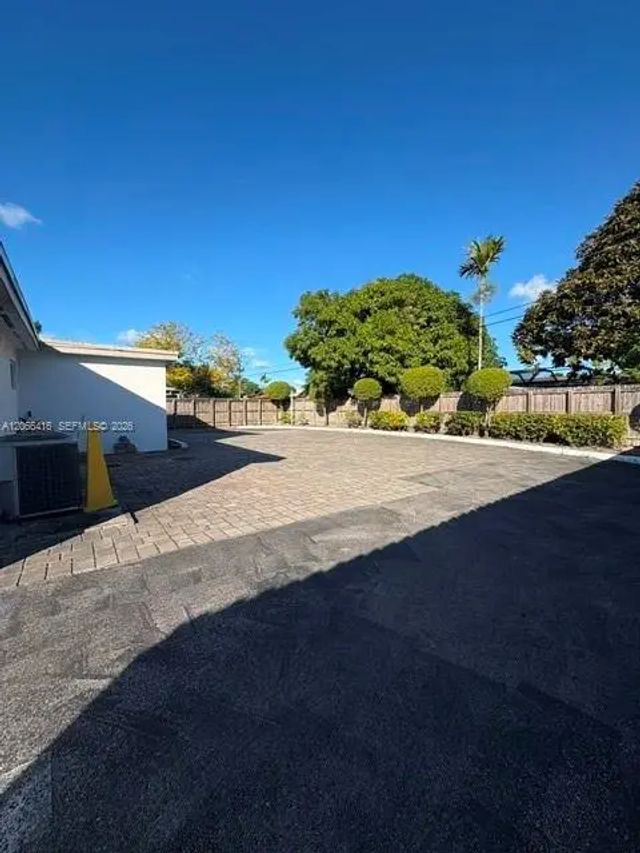 5 of 31 - 3221 Sw 107th Avenue, Miami, FL