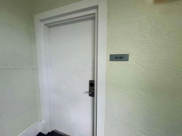 5300 Nw 87th Avenue #307, Doral