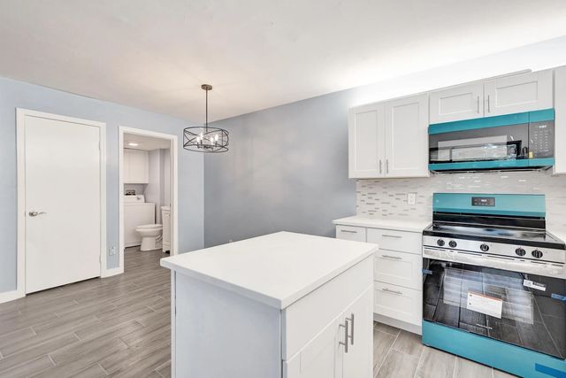2 of 38 - 736 Nw 98th Circle, Plantation, FL