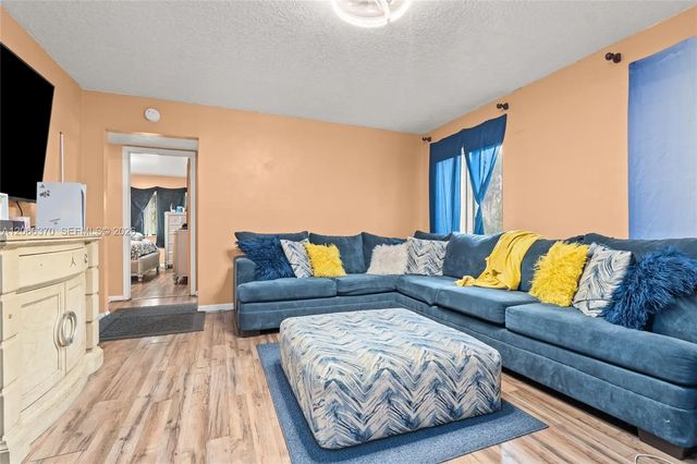 3 of 10 - 511 Shady Pine Way #d1, Greenacres, FL