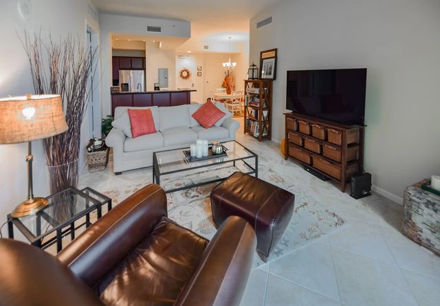 4 of 40 - 403 S Sapodilla Avenue #817, West Palm Beach, FL