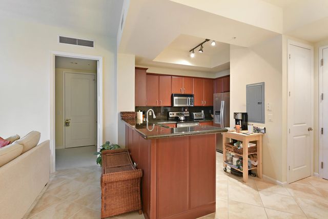5 of 40 - 403 S Sapodilla Avenue #817, West Palm Beach, FL