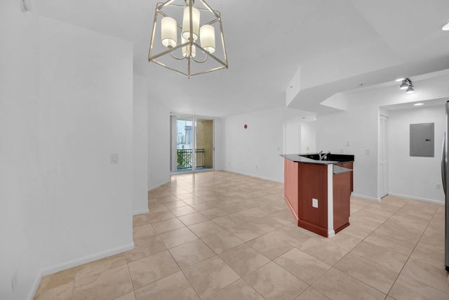 5 of 57 - 403 S Sapodilla Avenue #612, West Palm Beach, FL