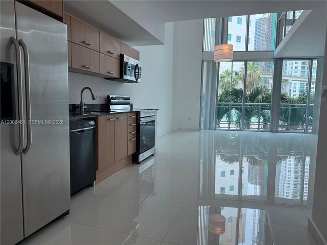 5 of 18 - 350 S Miami Avenue #304, Miami, FL