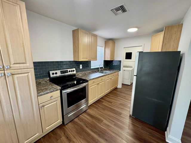4 of 18 - 408 Nw 21st Terrace, Fort Lauderdale, FL