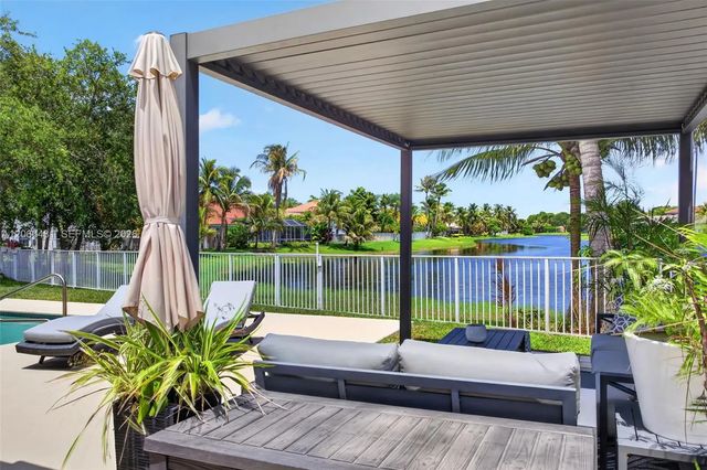 4 of 56 - 480 Cambridge Drive, Weston, FL