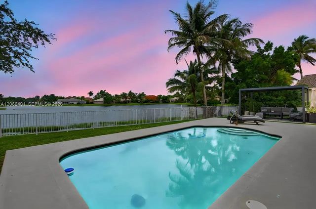 5 of 56 - 480 Cambridge Drive, Weston, FL
