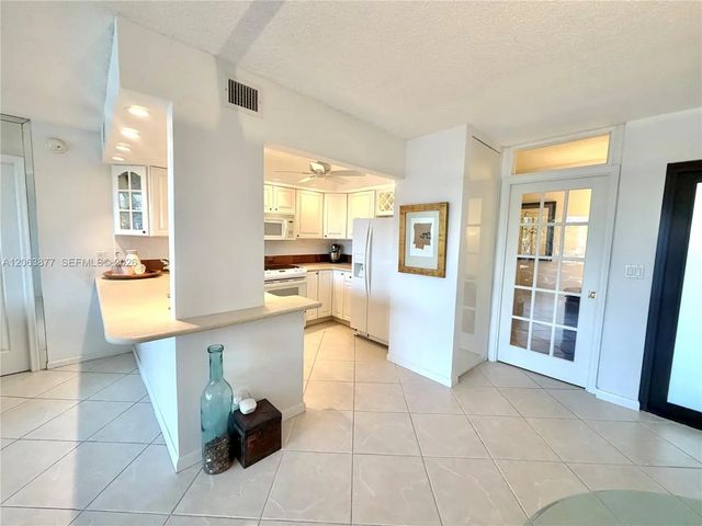4 of 26 - 1595 S Ocean Lane #182, Fort Lauderdale, FL