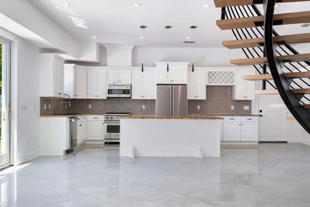 3 of 31 - 100 Norwood Road, Jupiter, FL
