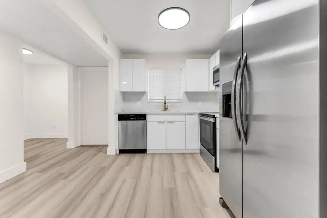 5 of 28 - 2701 N 34th Avenue #1d, Hollywood, FL