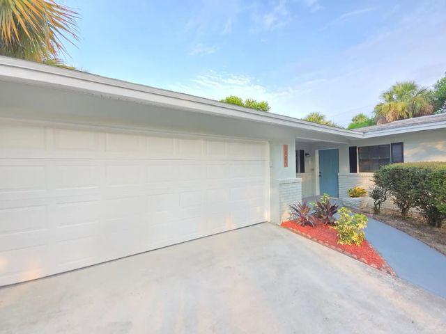 4 of 22 - 1405 Country Club Boulevard, Titusville, FL