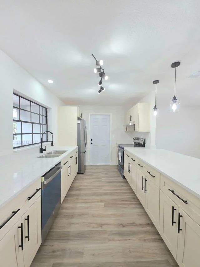 5 of 22 - 1405 Country Club Boulevard, Titusville, FL