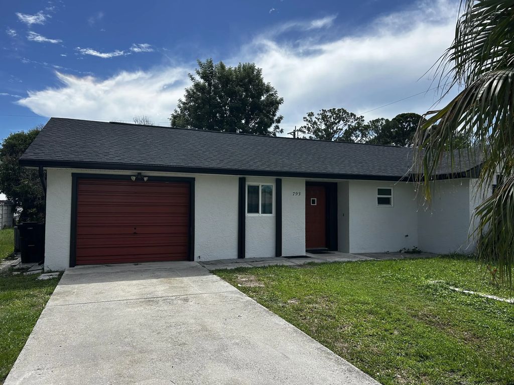 793 Sw Dorchester Street, Port St. Lucie