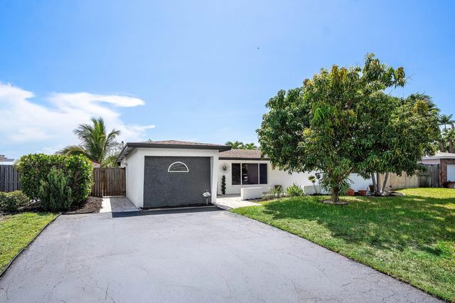 4 of 35 - 1620 Sw 4th Avenue, Pompano Beach, FL