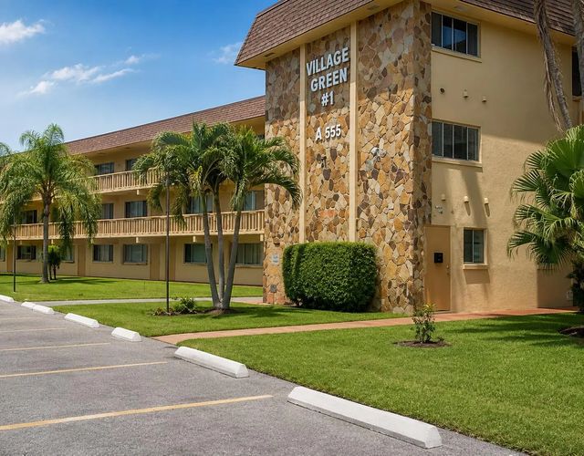 4 of 28 - 555 Purdy Lane #unit 309, Palm Springs, FL