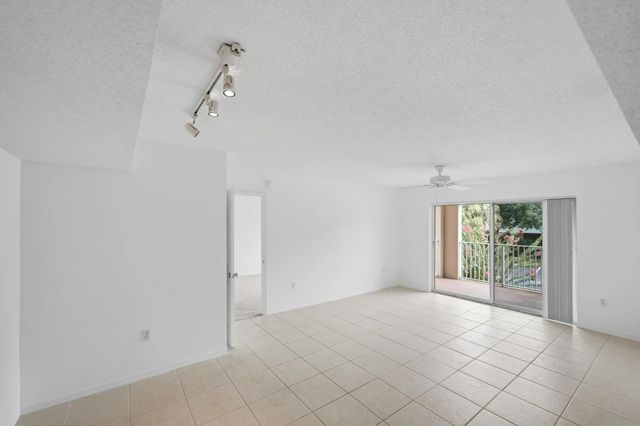 4 of 53 - 1640 N 42nd Circle #209, Vero Beach, FL