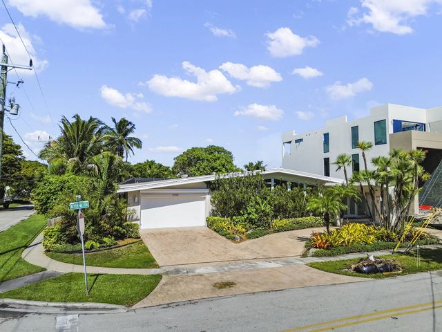 12990 Keystone Terrace, North Miami