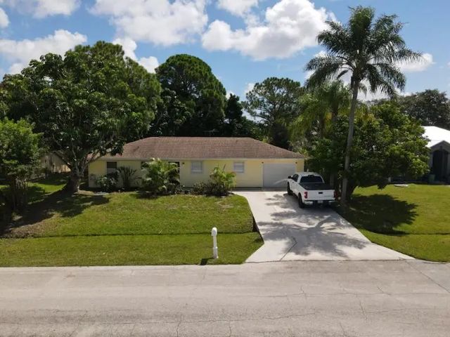 1673 Sw Gemini Lane, Port St. Lucie