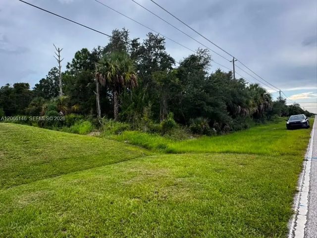 4 of 5 - 17425 Edgewater Drive, Port Charlotte, FL